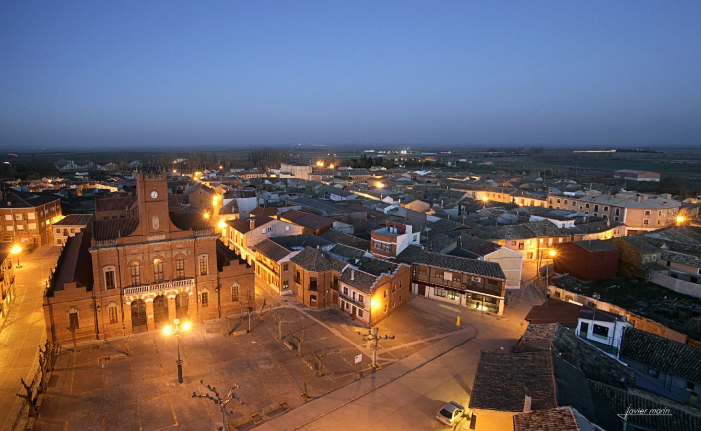 Ayuntamiento de Becerril de Campos. Plaza. Palencia