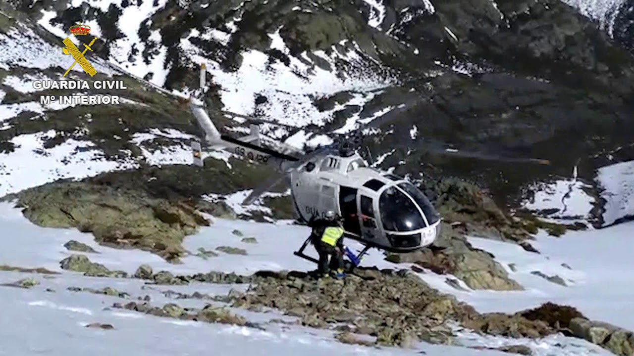 La Guardia Civil rescata a una esquiadora en el Pico Murcia