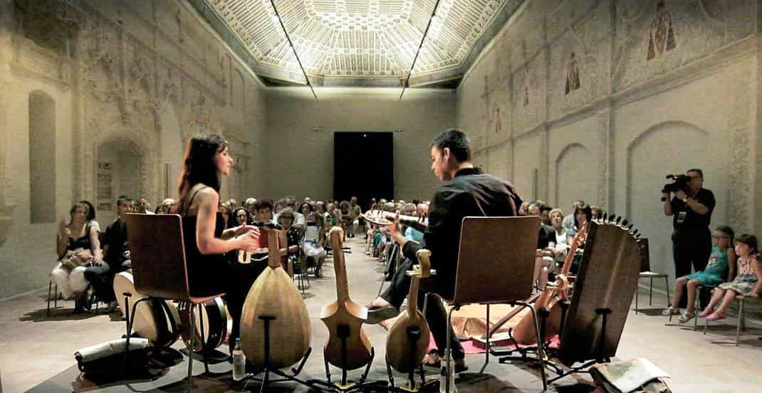El sevillano Emilio Villalba ofrece este miércoles en Villalcázar de Sirga su fiel recreación de la música antigua