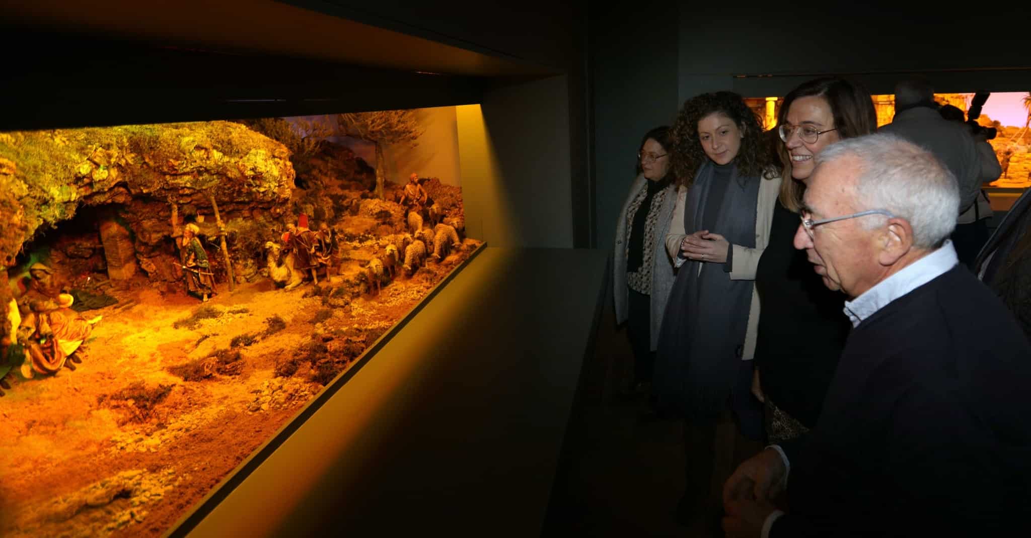 El Centro Cultural Provincial y el Palacio de la Diputación ya lucen dos grandes belenes artísticos