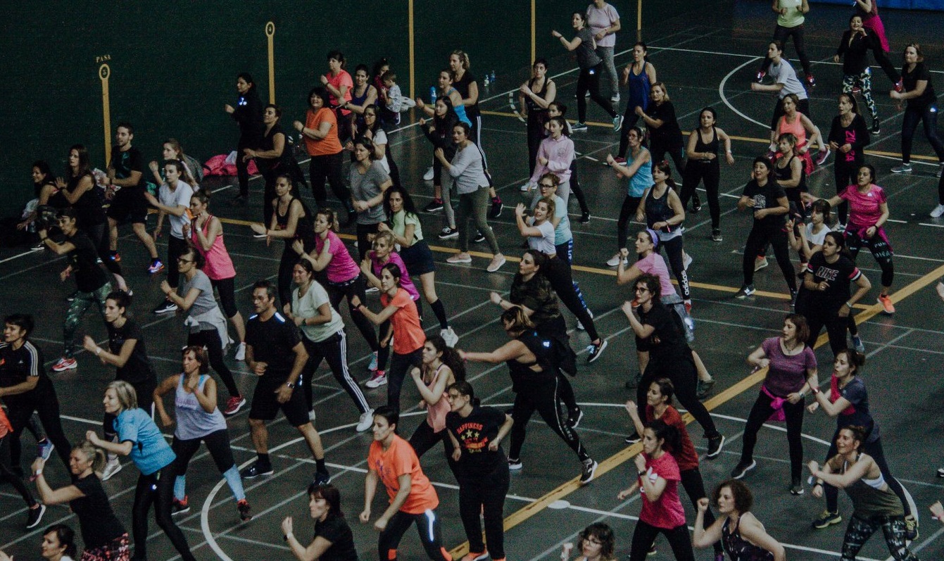 400 palentinos Bailando contra la Leucemia
