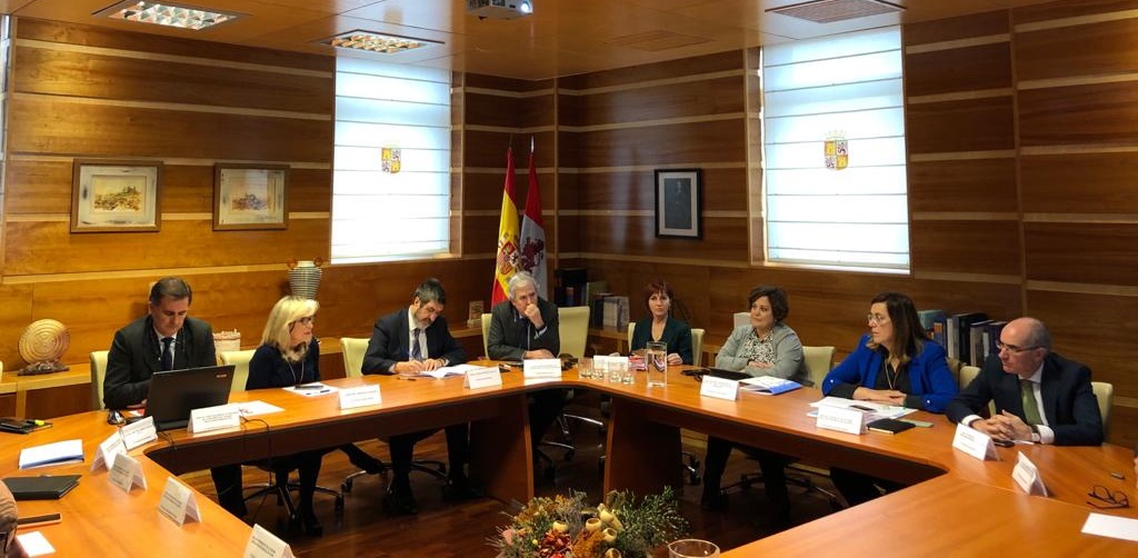 Casado trata con los presidentes de las diputaciones la necesidad de implantar un modelo sanitario sostenible a largo plazo