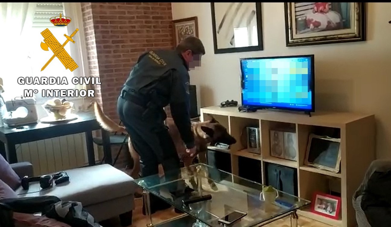 La Guardia Civil detiene a una persona en Valladolid y a otra en Paredes de Nava