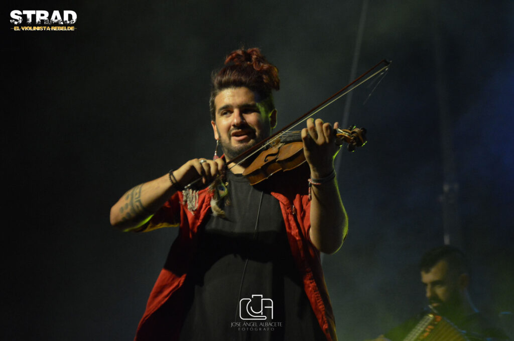 La Plaza Mayor de Palencia acogerá esta tarde ‘Strad: el violinista rebelde’