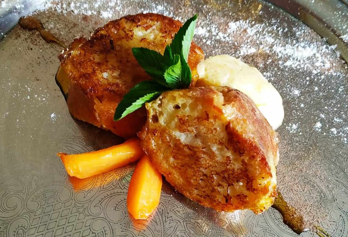 Torrijas con pan de Frómista, leche Trapa y miel de la Montaña Palentina