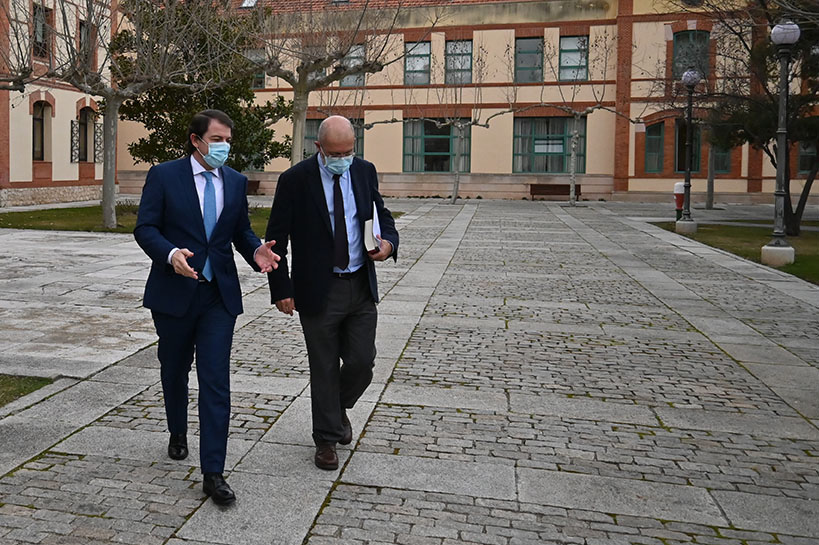 La Junta de Castilla y León adelanta el cierre de establecimientos no esenciales a las 20h