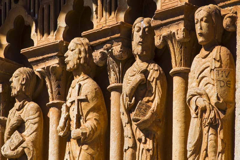 La Fundación Santa María la Real se opone a la construcción de macrogranjas de porcino en La Ojeda