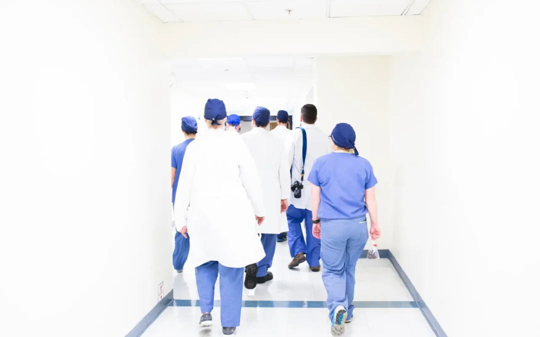 Sanidad convoca una oposición de 330 plazas más de Medicina de Familia y 900 de Enfermería