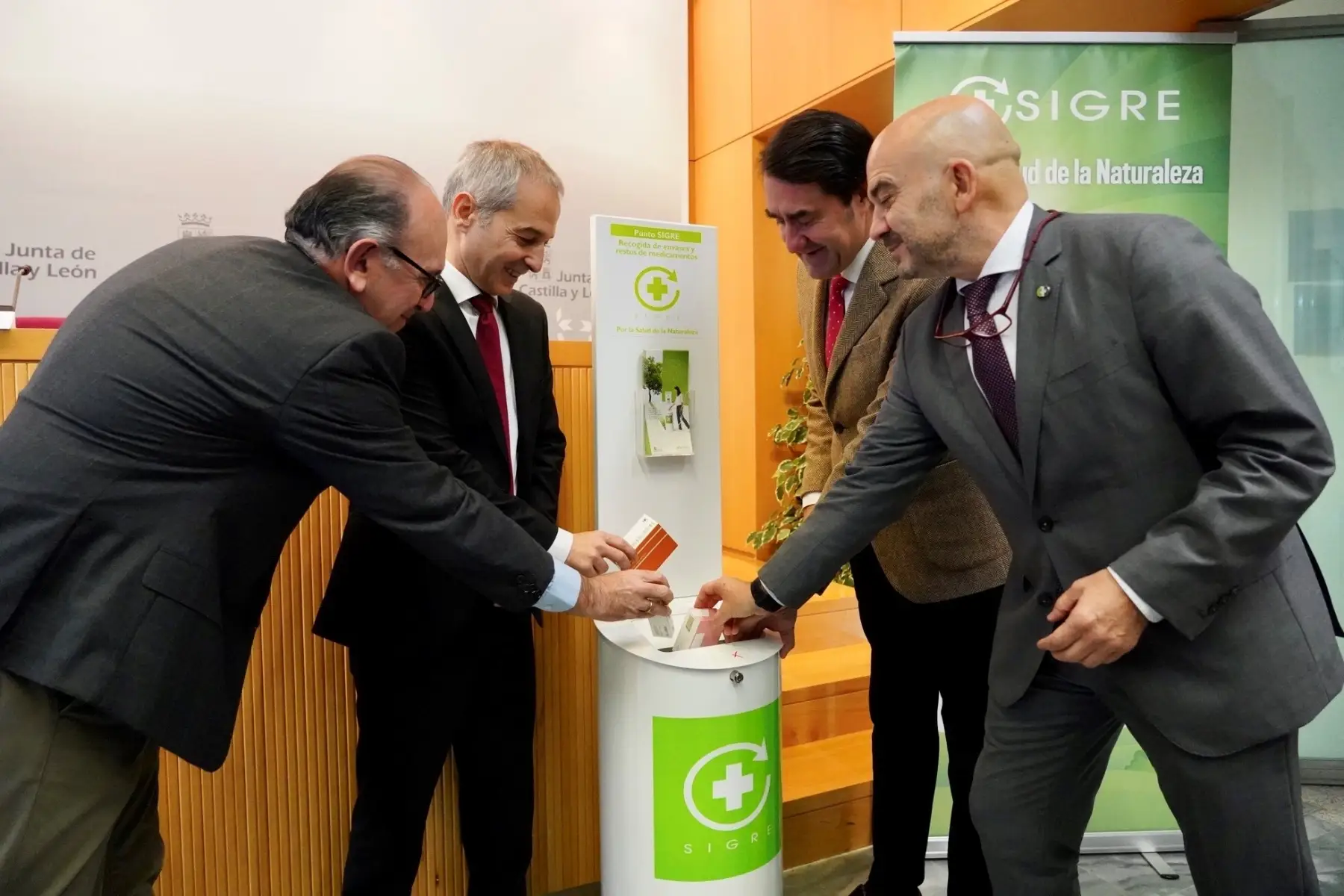 La Junta y SIGRE celebran los 20 años en Castilla y León del proyecto colaborativo farmacéutico