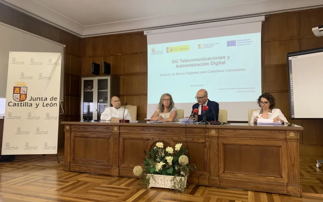 La Junta presenta el bono digital para personas vulnerables