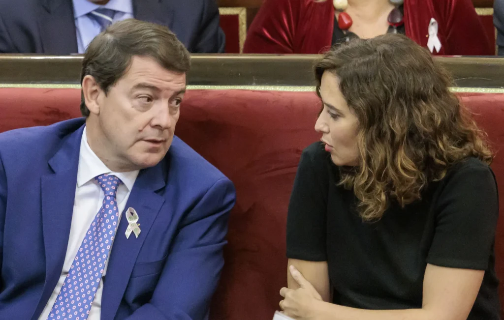 Mañueco anuncia que irá a la vía judicial si Sánchez privilegia a comunidades por votos para su investidura
