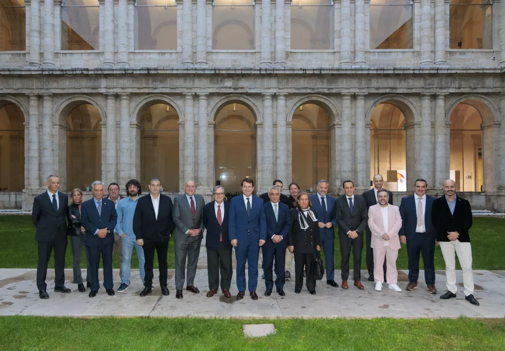 Mañueco apela a la implicación para contribuir a hacer de Castilla y León una tierra de futuro