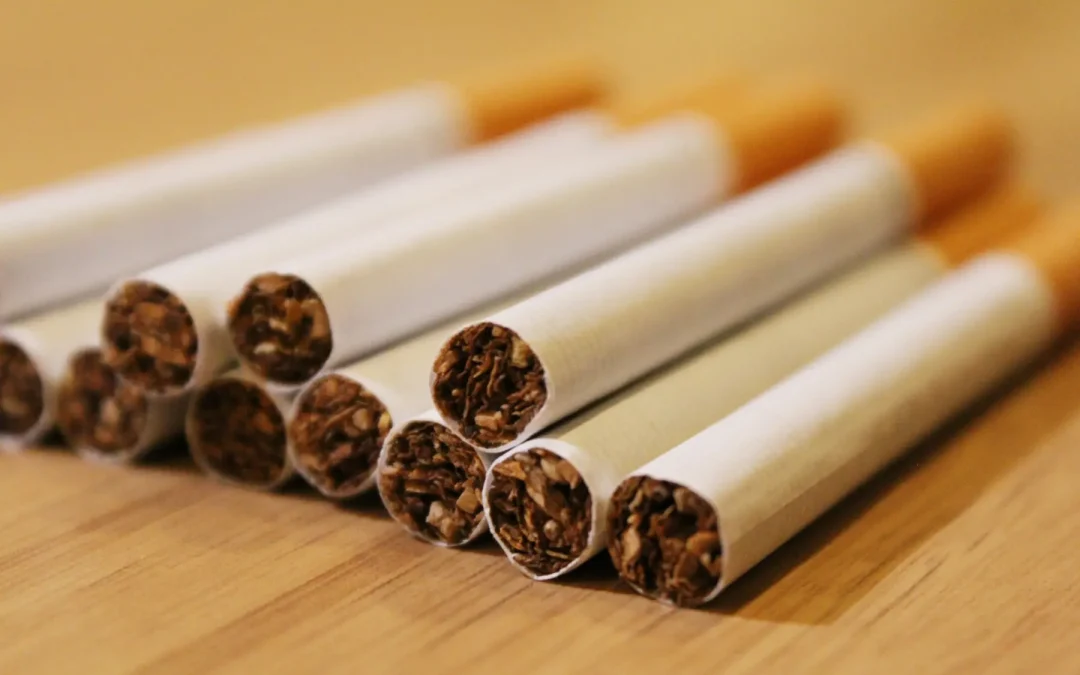 Francia planta cara al tabaco: 12 euros la cajetilla y prohibiciones en espacios públicos
