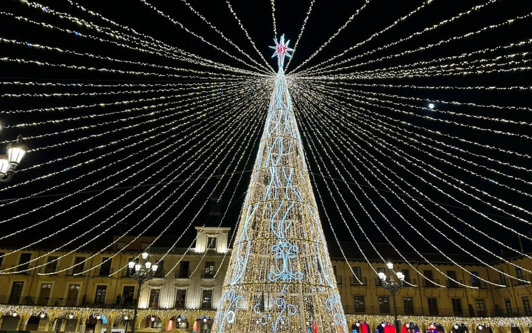 León da la bienvenida a la Navidad con el encendido del alumbrado