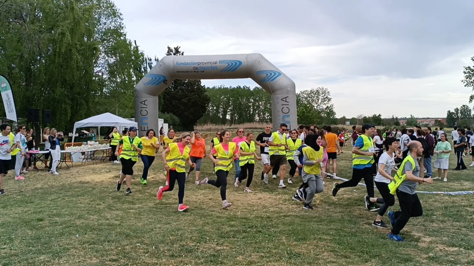 Deporte, inclusión y convivencia en la carrera solidaria de Villamuriel de Cerrato