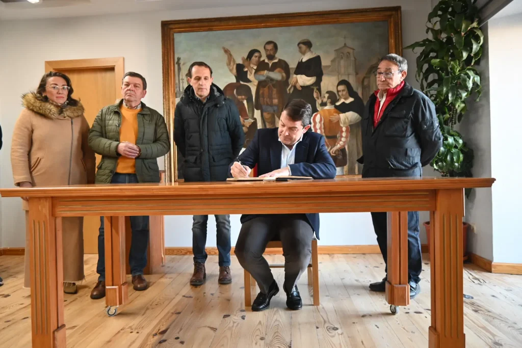 Mañueco invita a celebrar el Día de Castilla y León con libertad, igualdad y tolerancia