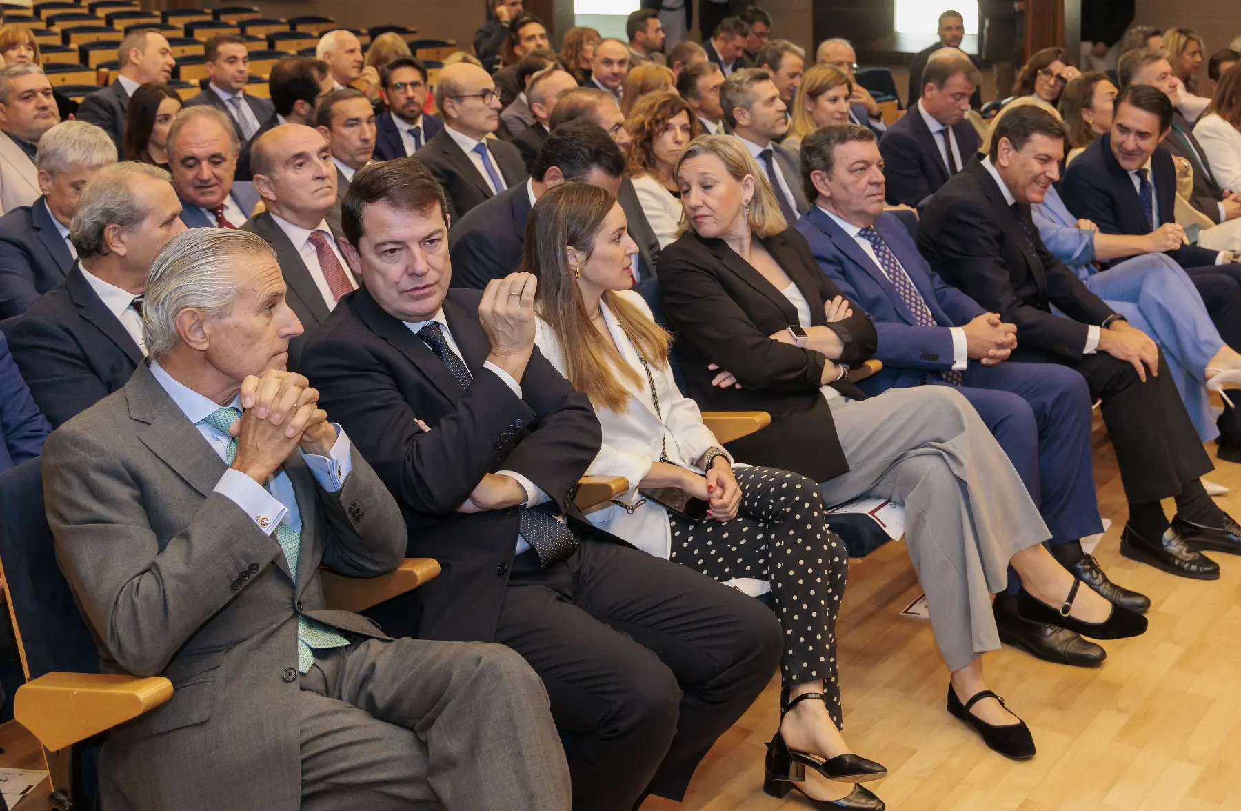 Mañueco apela al diálogo y al entendimiento con las fuerzas políticas para aprobar los próximos Presupuestos Mañueco apela al diálogo y al entendimiento con las fuerzas políticas para aprobar los próximos Presupuestos