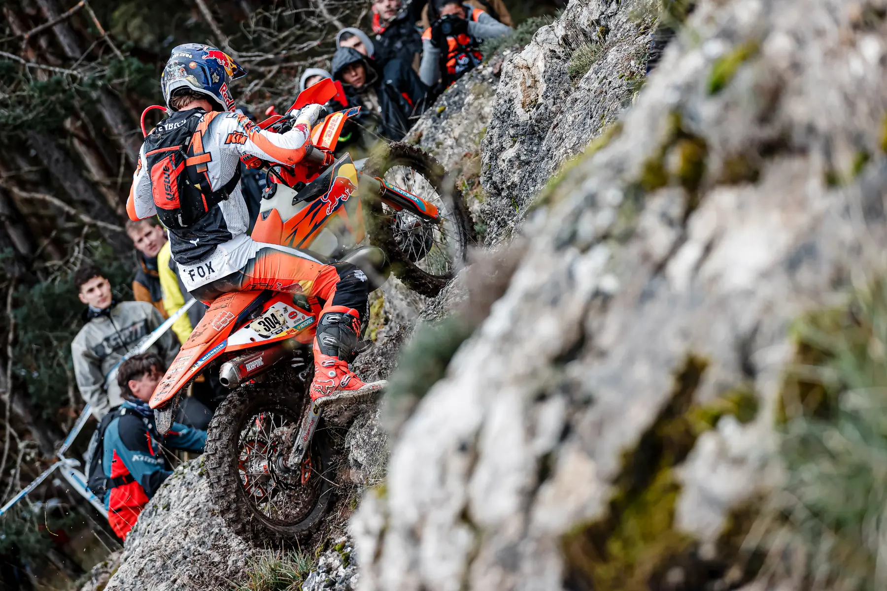 Manuel Lettenbichler se corona Campeón del Mundo FIM y Billy Bolt gana 24MX Hixpania Hard Enduro en Aguilar de Campoo
