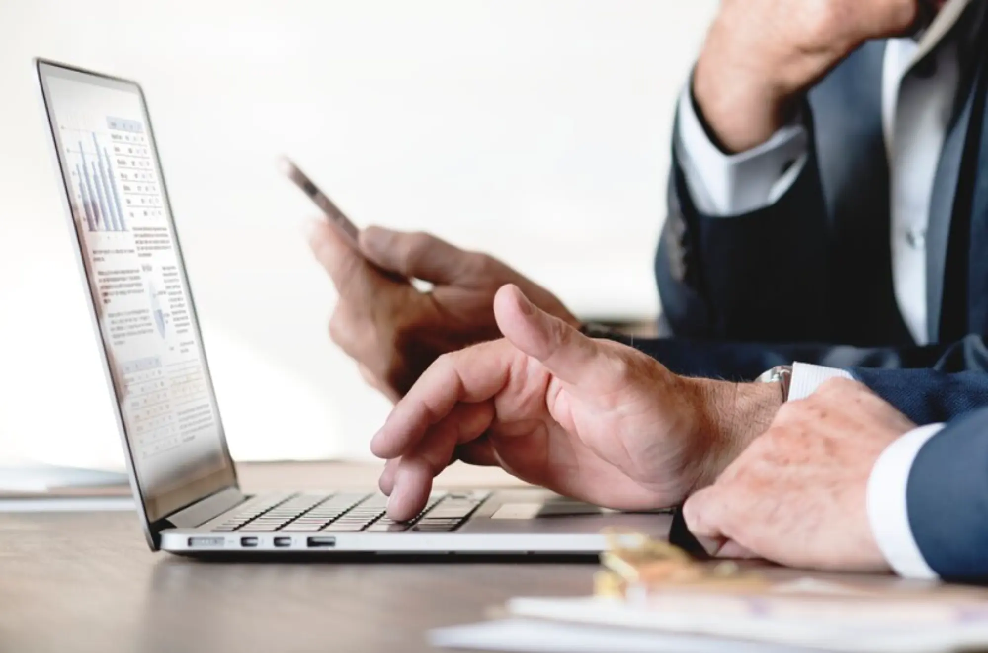 Programas informáticos de automatización empresarial que ayudan a anticiparse a las necesidades de los clientes