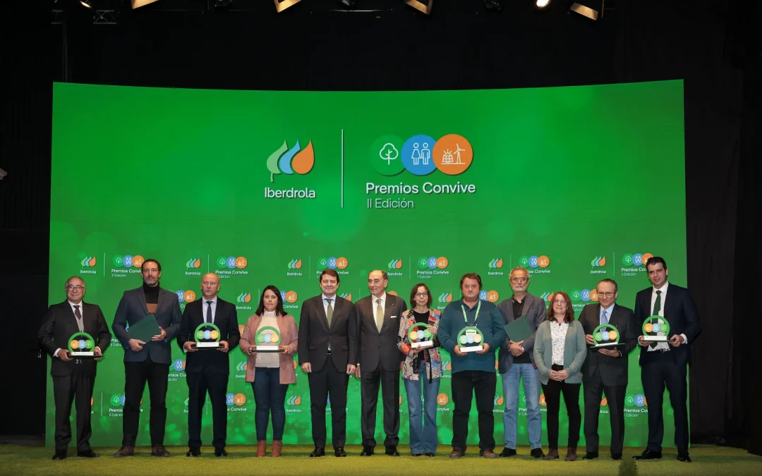 Mañueco reafirma la apuesta de la Junta por las energías renovables para generar oportunidades y bienestar en Castilla y León