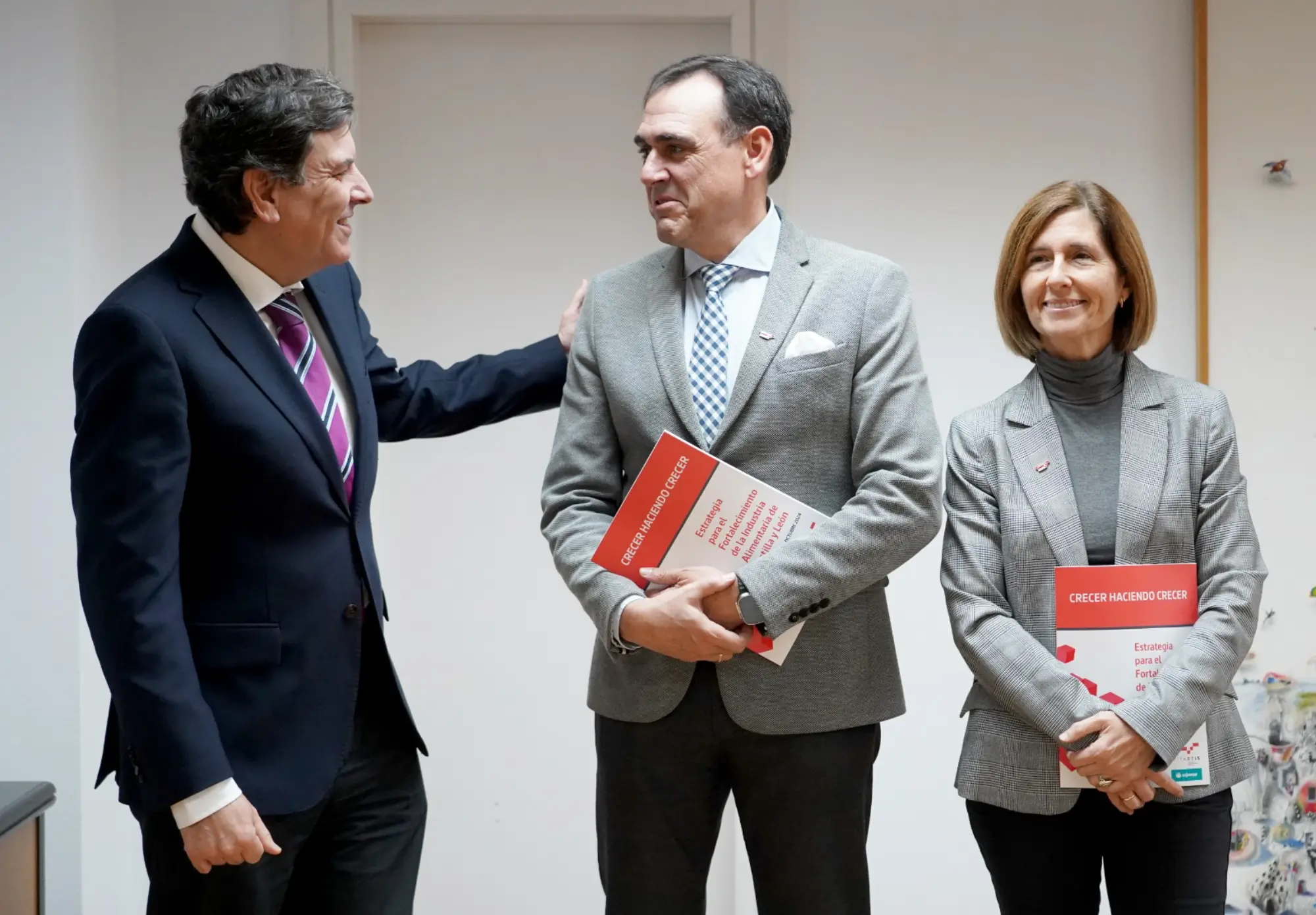La Junta respalda la estrategia de crecimiento de Vitartis para fortalecer la industria alimentaria como motor económico de la Comunidad La Junta respalda la estrategia de crecimiento de Vitartis para fortalecer la industria alimentaria como motor económico de la Comunidad