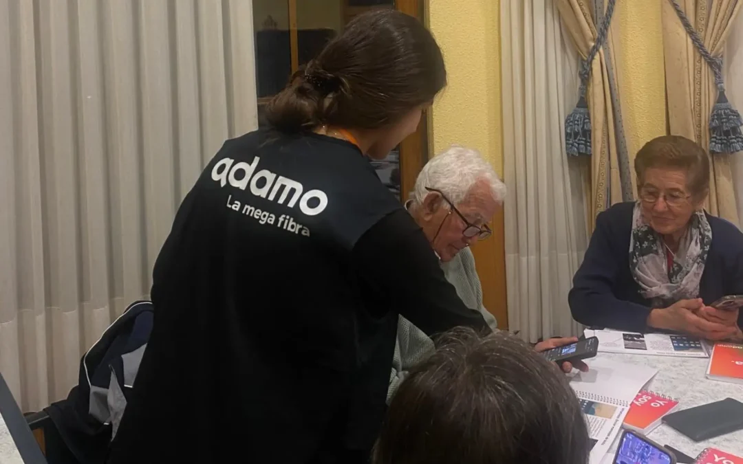 Cerca de 100 mayores participan en talleres de formación tecnológica en cinco municipios de Palencia