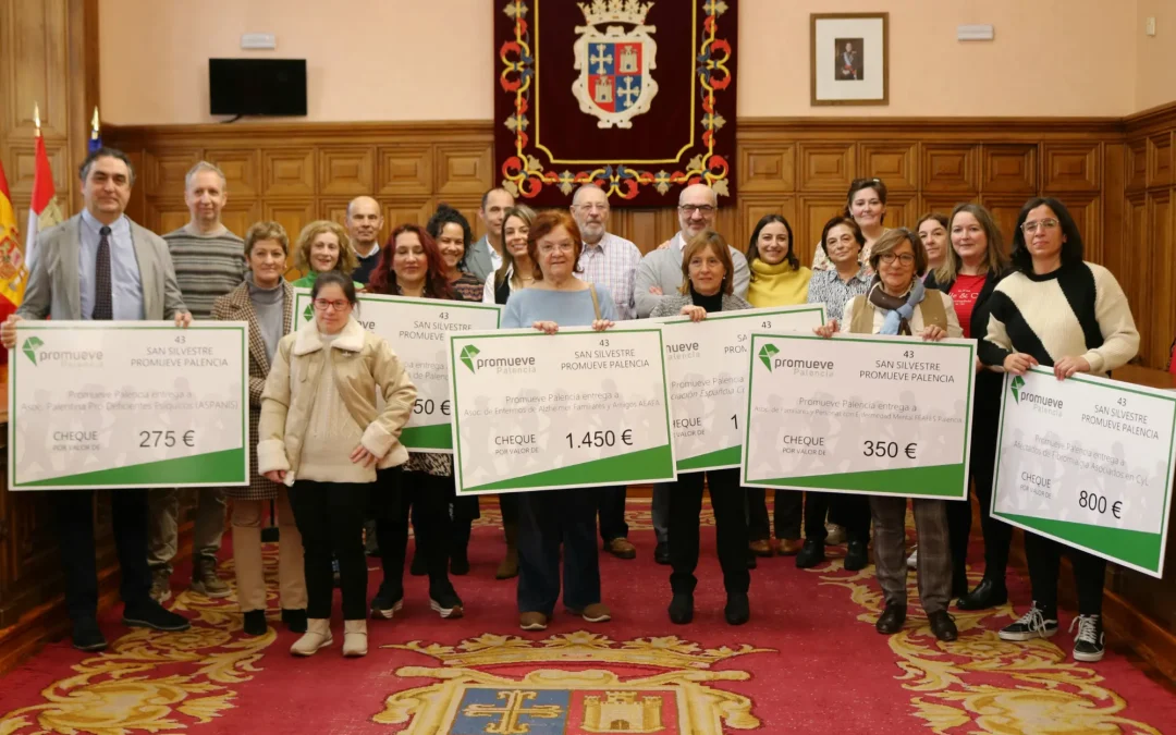 El Ayuntamiento hace entrega de las donaciones de la San Silvestre Promueve Palencia a las asociaciones del ámbito socio-sanitario y juvenil