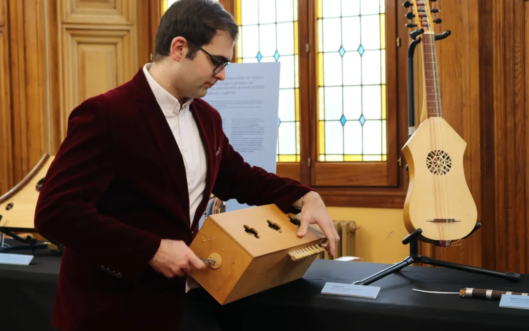 La historia de la primera vuelta al mundo en el salón de plenos del Ayuntamiento de Palencia