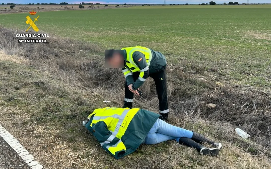 Detenida una persona tras agredir a su pareja y abandonarla en una carretera