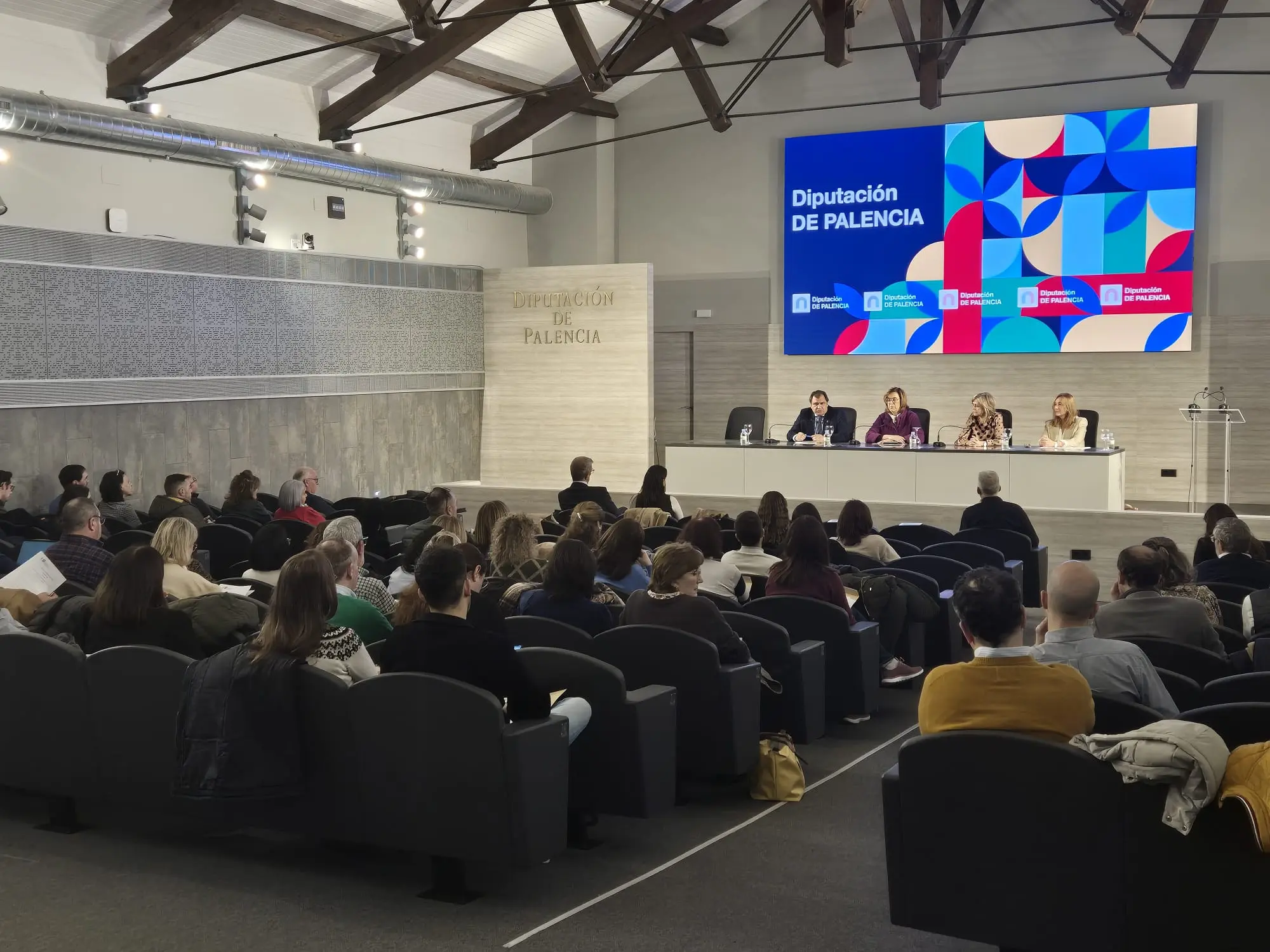 Formación a secretarios, interventores y empleados públicos de la administración local en Palencia