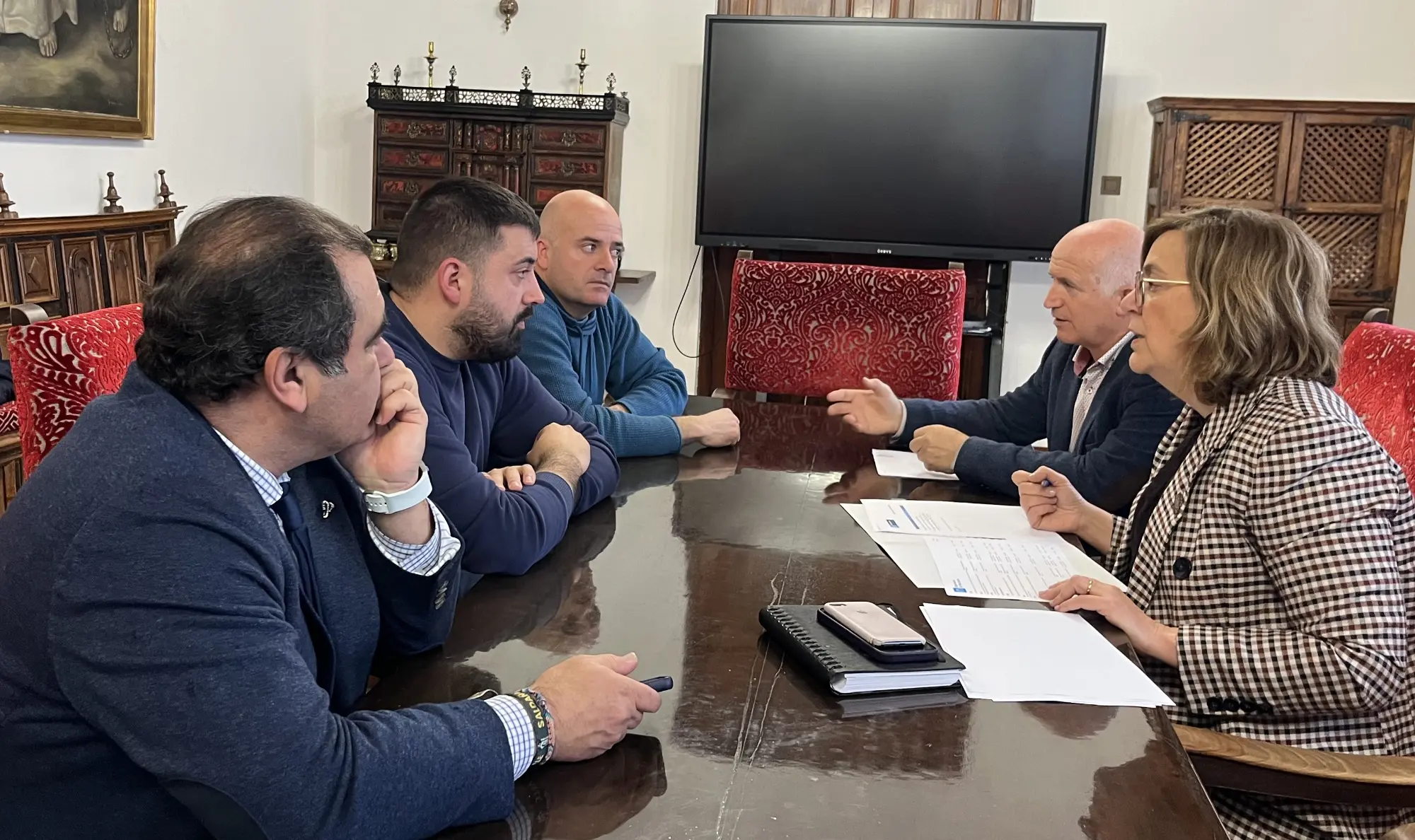 La Diputación estudiará mejorar el abastecimiento en Arenillas de San Pelayo