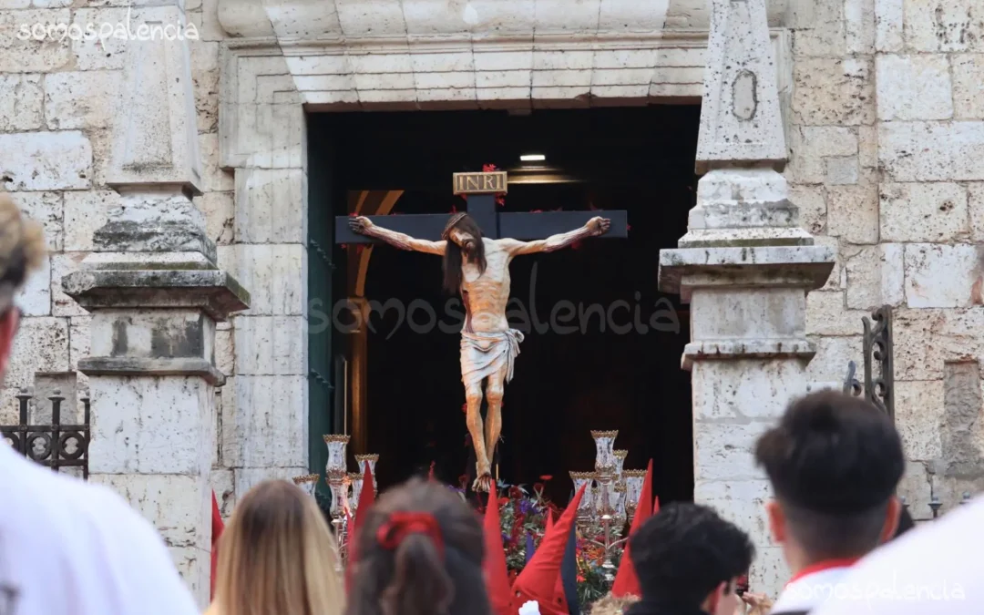 Galería | La Procesión del Santo Vía Crucis recorre las calles de Palencia