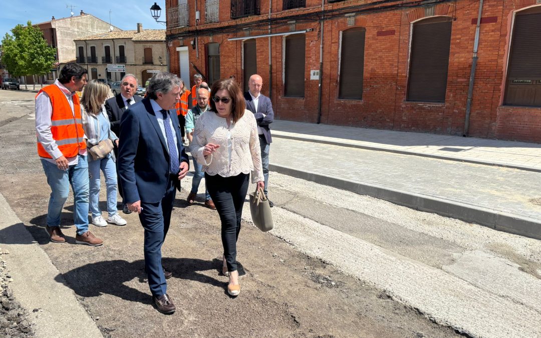 Arrancan las obras de humanización en las travesías de Paredes de Nava, Villamuriel de Cerrato y Villarramiel