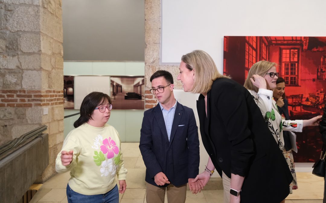 La Junta y las asociaciones de Síndrome de Down refuerzan su compromiso mediante el trabajo conjunto en la atención temprana de niños con discapacidad