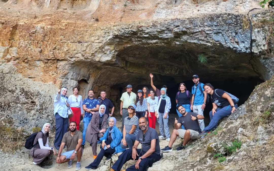 Profesores y estudiantes árabes exploran el potencial del turismo ligado a los recursos hídricos en el Geoparque Las Loras