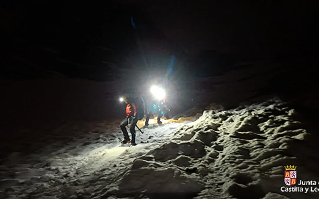 Complicado rescate de dos montañeros enriscados en el Pico Curavacas
